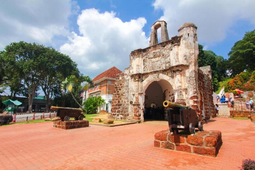 Hatten Place Melaka מראה חיצוני תמונה Malacca Stadthuys